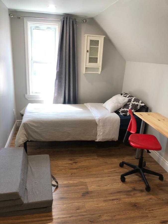 Entire Detached 3-Bedrooms Cute Home In Cornwall Area Eksteriør bilde